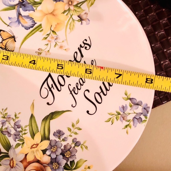 🌷 Brand New! 8 Piece Plate Set 🌷 - Picture 5 of 7